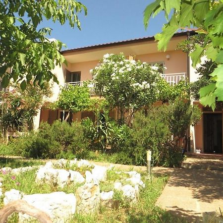 Apartment And Rooms Kristina Baska  Exterior photo