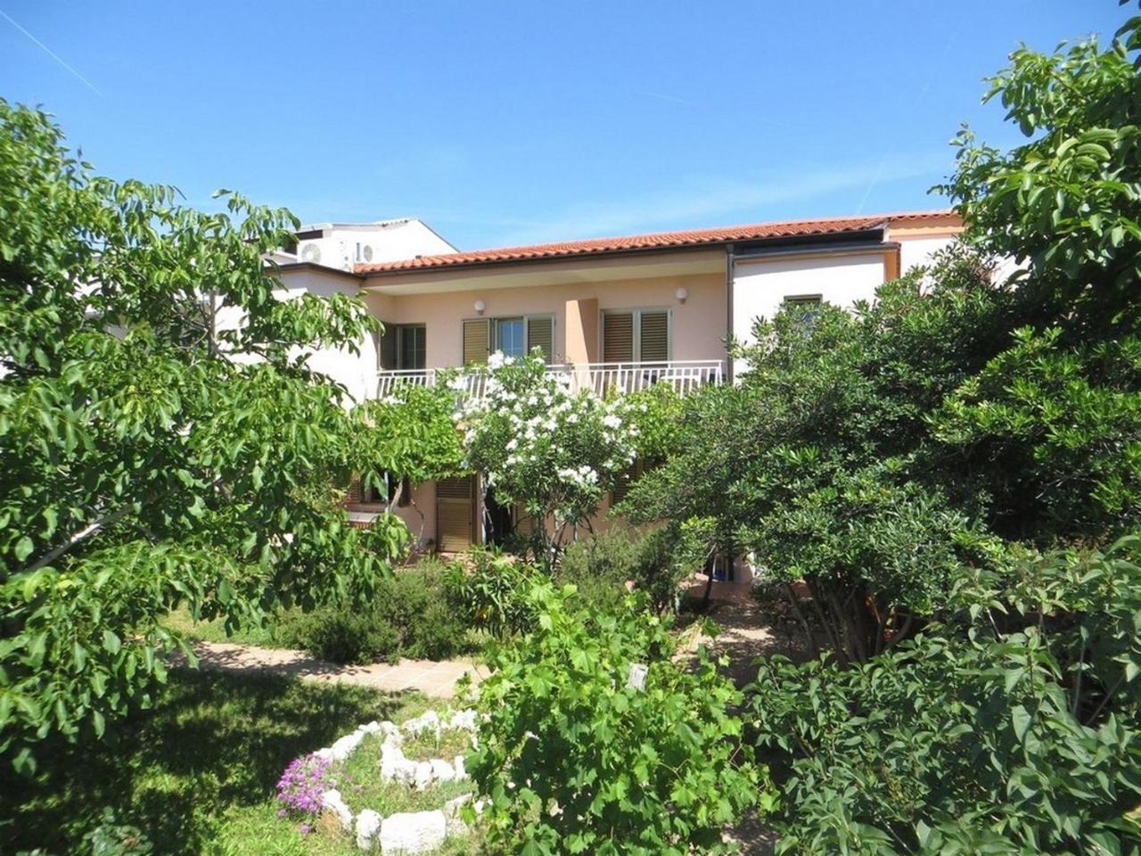 Apartment And Rooms Kristina Baska  Exterior photo